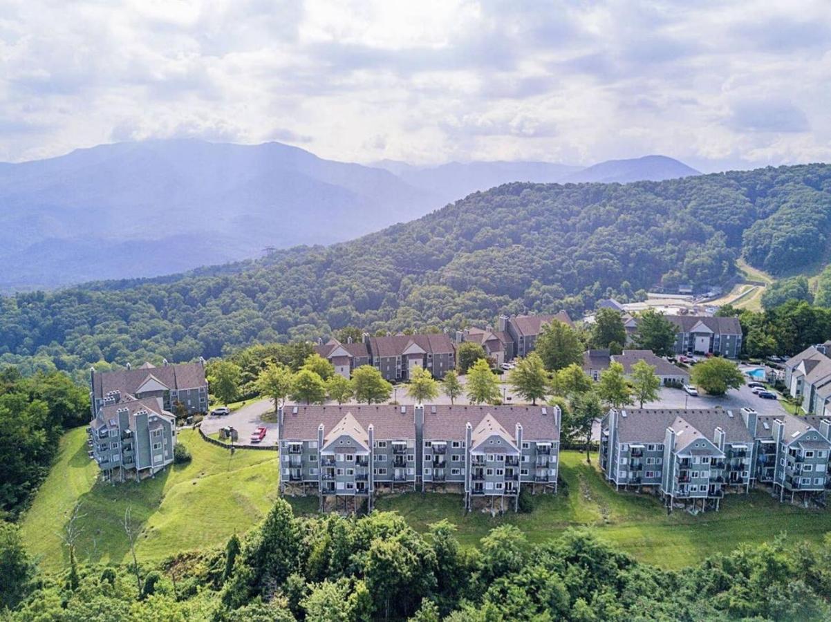 Wow Views!!-Mountain Escape-Outdoor Pool-Close To Downtown-Wifi-Cable-Private Balcony Gatlinburg Ngoại thất bức ảnh
