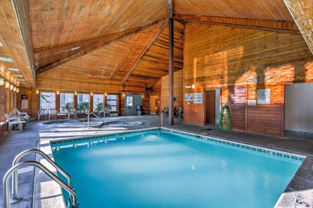 Wow Views!!-Mountain Escape-Outdoor Pool-Close To Downtown-Wifi-Cable-Private Balcony Gatlinburg Ngoại thất bức ảnh