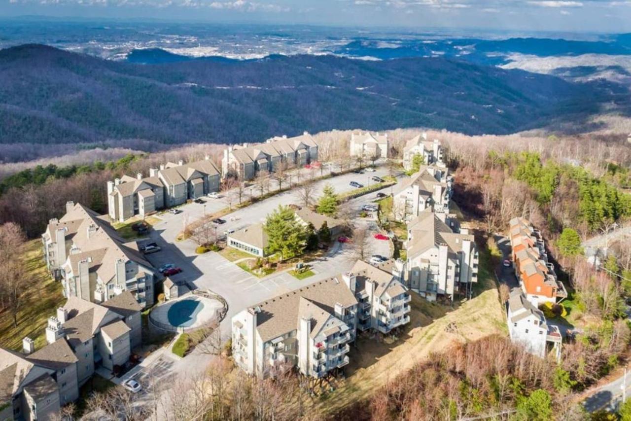 Wow Views!!-Mountain Escape-Outdoor Pool-Close To Downtown-Wifi-Cable-Private Balcony Gatlinburg Ngoại thất bức ảnh