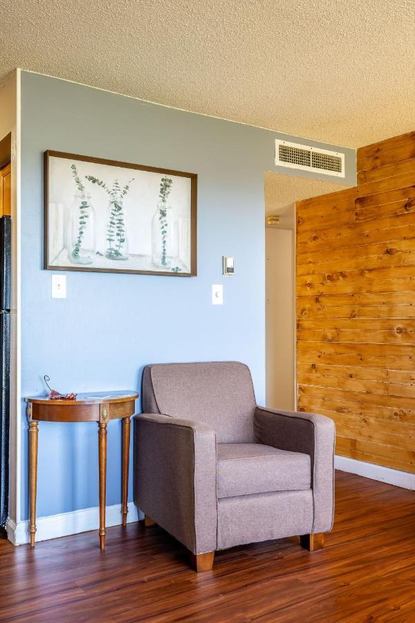 Wow Views!!-Mountain Escape-Outdoor Pool-Close To Downtown-Wifi-Cable-Private Balcony Gatlinburg Ngoại thất bức ảnh